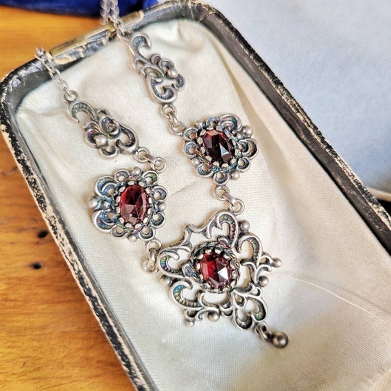 835 Silver Garnet Goiter Necklace true vintage Ne… - image 5
