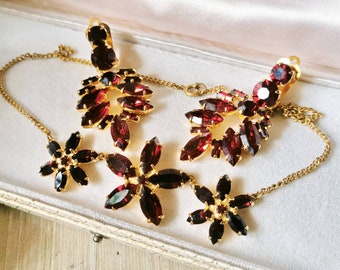 1950 Gablonz rhinestone jewelry blood red garnet red true vintage jewelry set ear clips & necklace chain