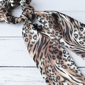 Räumung Leopard Haar Scrunchie Schal braun Animal Print Pferdeschwanz Haargummi Keira Satin Pferdeschwanz Inhaber