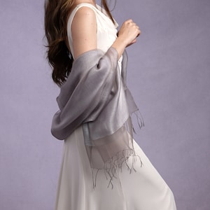 Silber Grau Wrap Sophia Organza und Crepe Silk Viscose Quaste Besondere Anlässe Schal