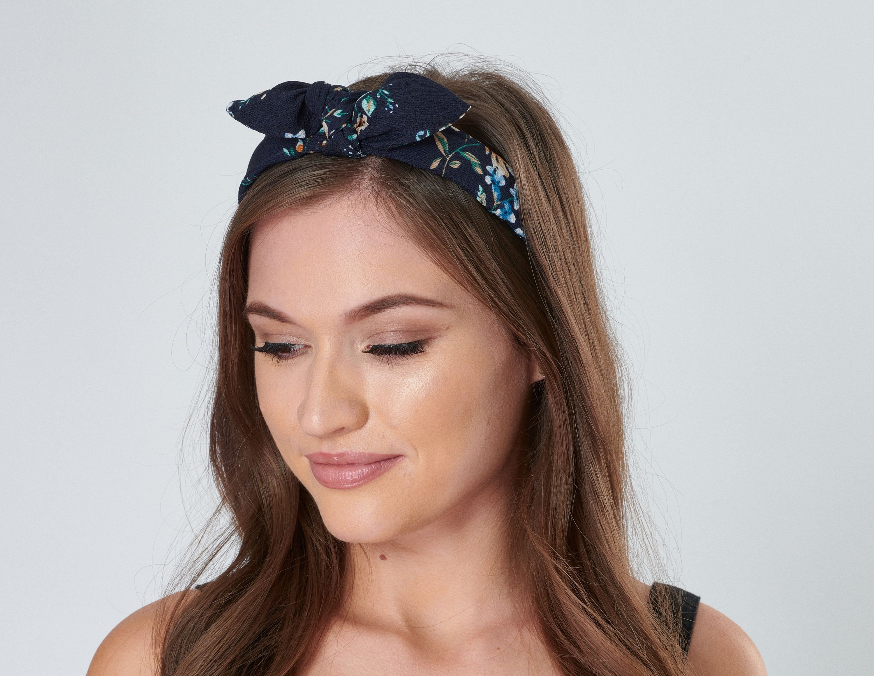 Blue spiked hair band with bows - wide 1