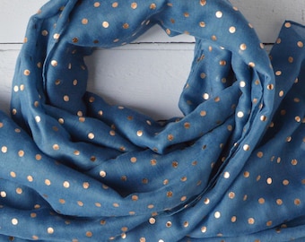 Denim Blue Polka Dot Schal mit Rose Gold Metallic Foil Spots