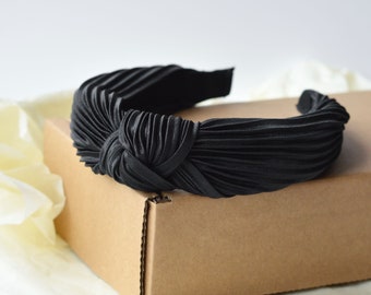 Headband Rigid Twisted Knot Catrine Design in Pleated Silky Black.