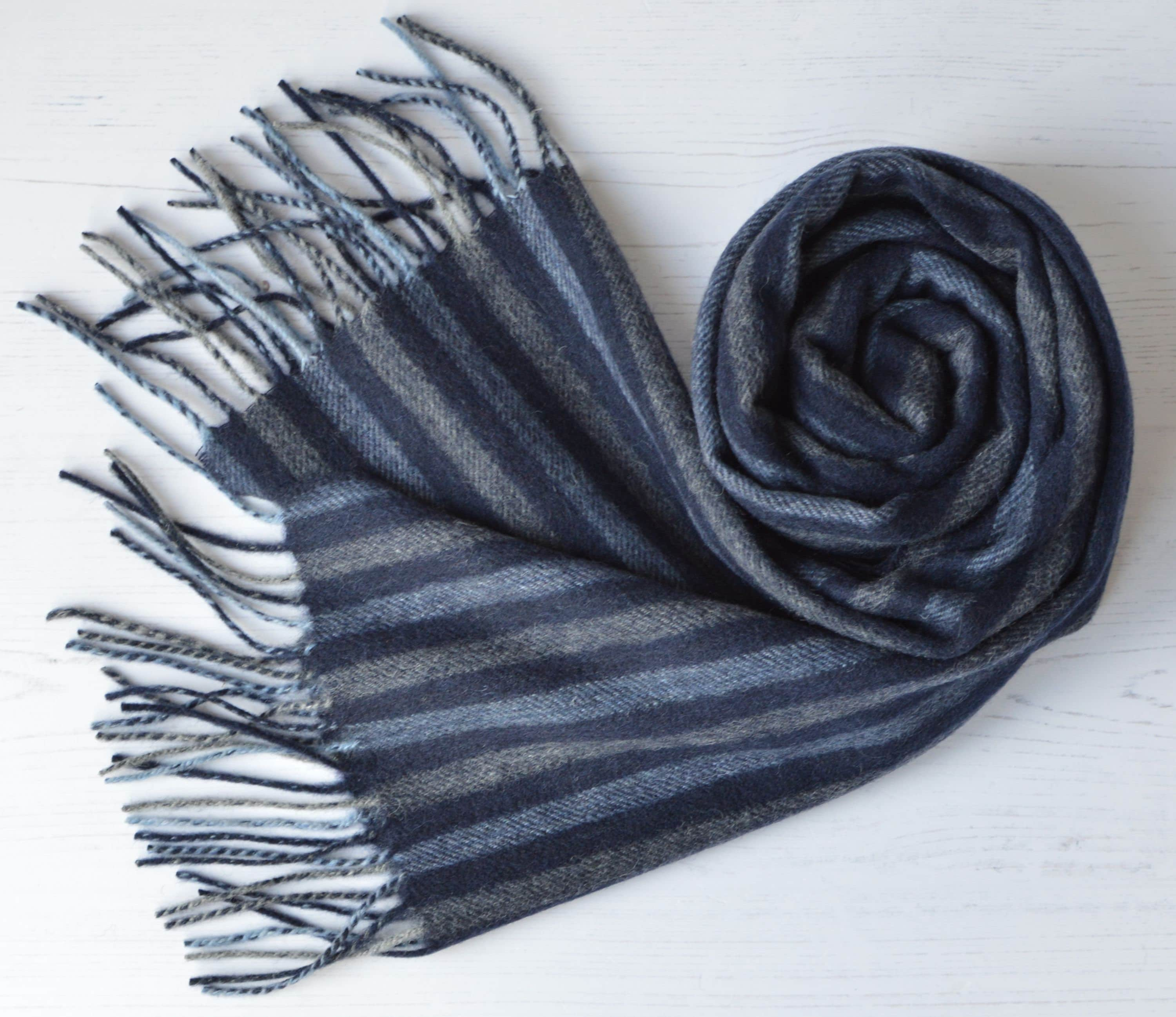 GERINLY Men's Stripe Crinkle Long Scarf