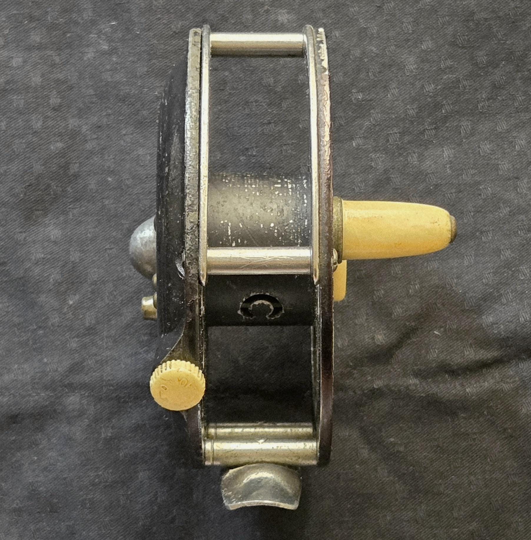 Pflueger Medalist 1494 Fly Reel. Round Line Guard