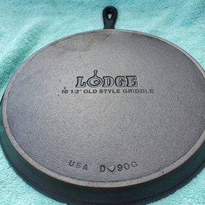 Lodge Cast Iron 10-1/2 Old Style Griddle 90G, Restored