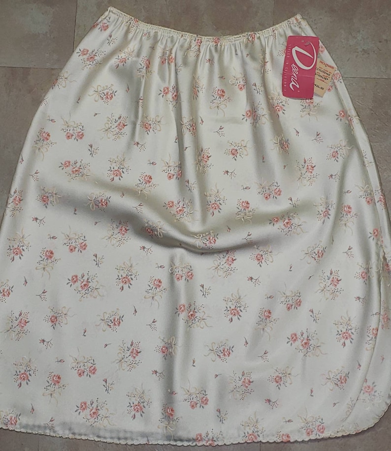 Lovely Vintage Deena Satin Half Slip Ivory with Pink Roses Lg