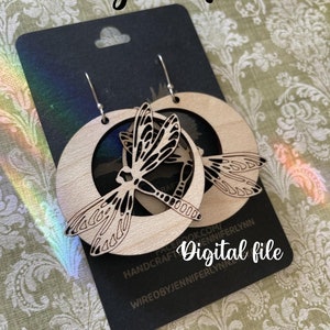 SVG Datei Libelle Mond Ohrringe digitaler download für glowforge Laser Cutter Drucker Druck und Schnitt Garten Natur Himmel Flügel Partitur