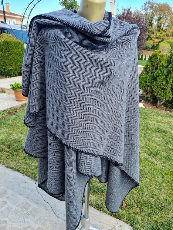Poncho Oversize, Gray Black Turkish Kilim Pattern Flannel-blanket