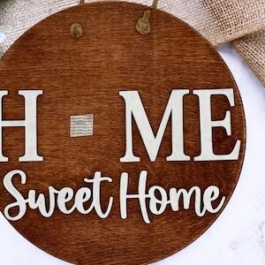 Charming 12” Round Front Door Accessory for Easy Seasonal Switch-Ups