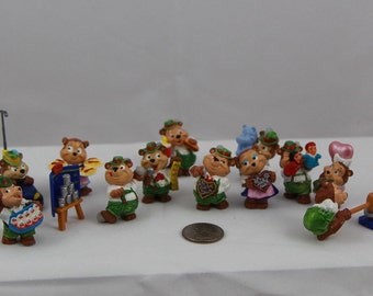 October Fest Teddy Bears, Kinder Egg Top Ten Teddies at a Folk Festival, Die Top Ten Teddies in Volksfestimmung, Kinder Egg Teddy Festival
