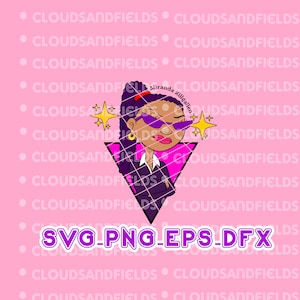 Puede incluir: Una ilustración digital de una mujer con gafas de sol moradas, una camisa morada y una diadema morada. Lleva un pendiente de oro y un collar de oro. El fondo es rosa con el texto "CLOUDSANDFIELDS" repetido varias veces. El texto "SVG-PNG-EPS-DFX" también es visible en la imagen.