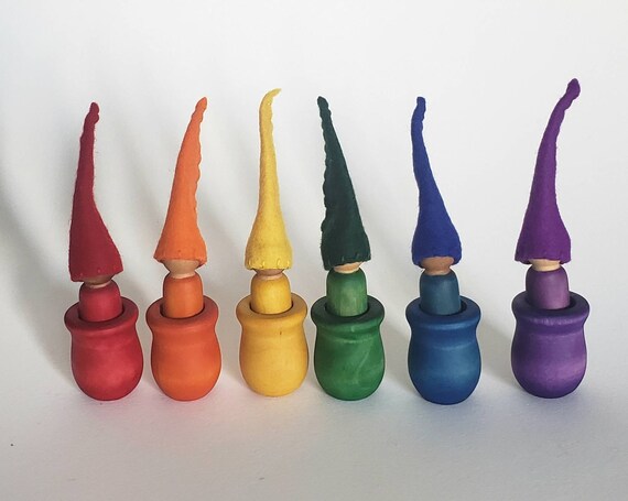 nesting peg dolls