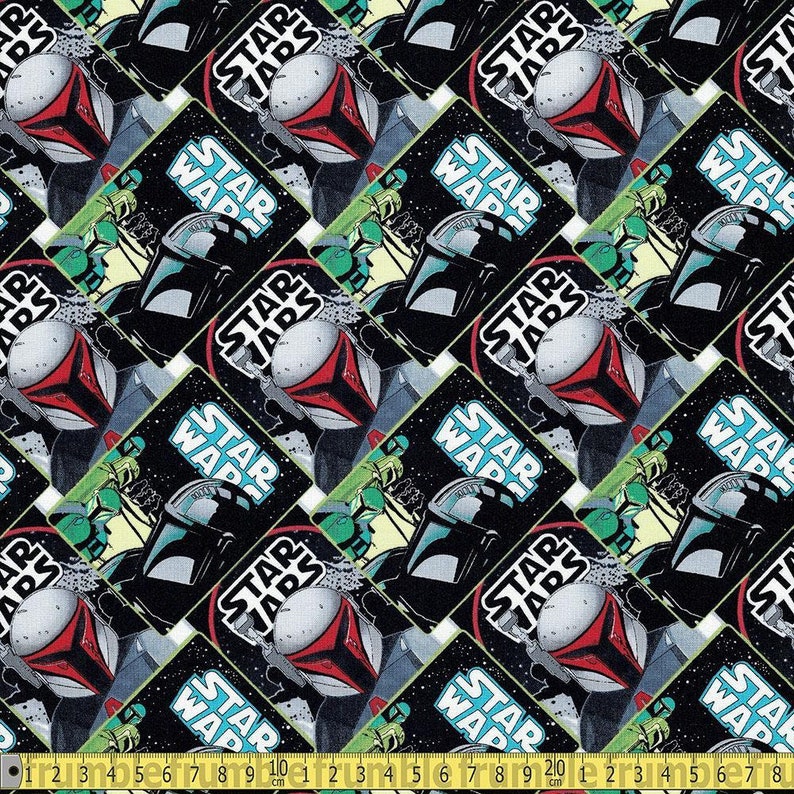 Pu&ograve; includere: Un tessuto bianco con un motivo ripetuto di illustrazioni in stile fumetto nero e rosso di personaggi di Star Wars. Il testo "Star Wars" appare in una casella blu su ogni illustrazione.