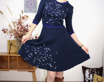 Kleid Greta 2 Vogelschwarm, maritim, blau weiß