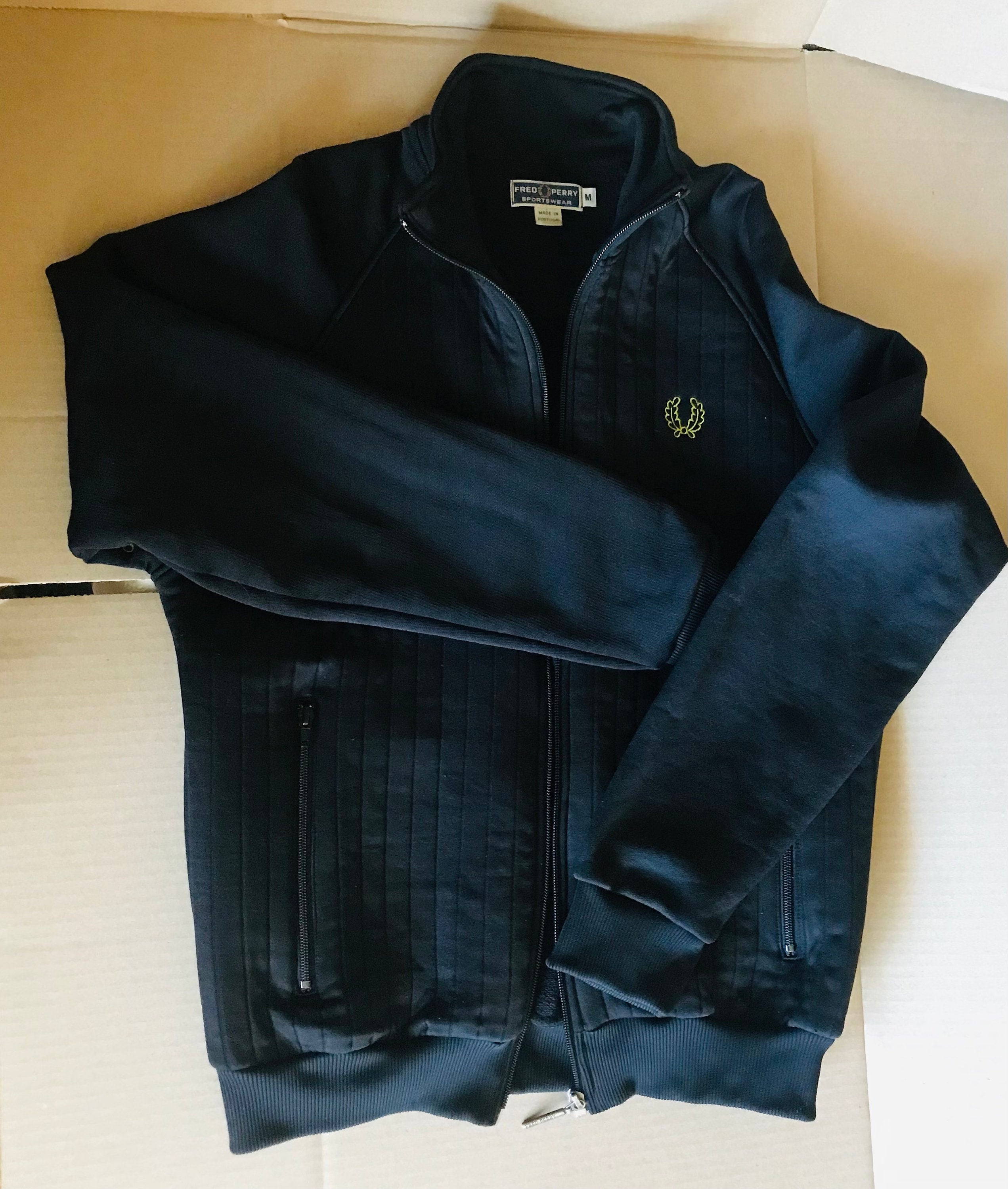 Vintage Fred Perry Men's Size Medium All Black Zippered