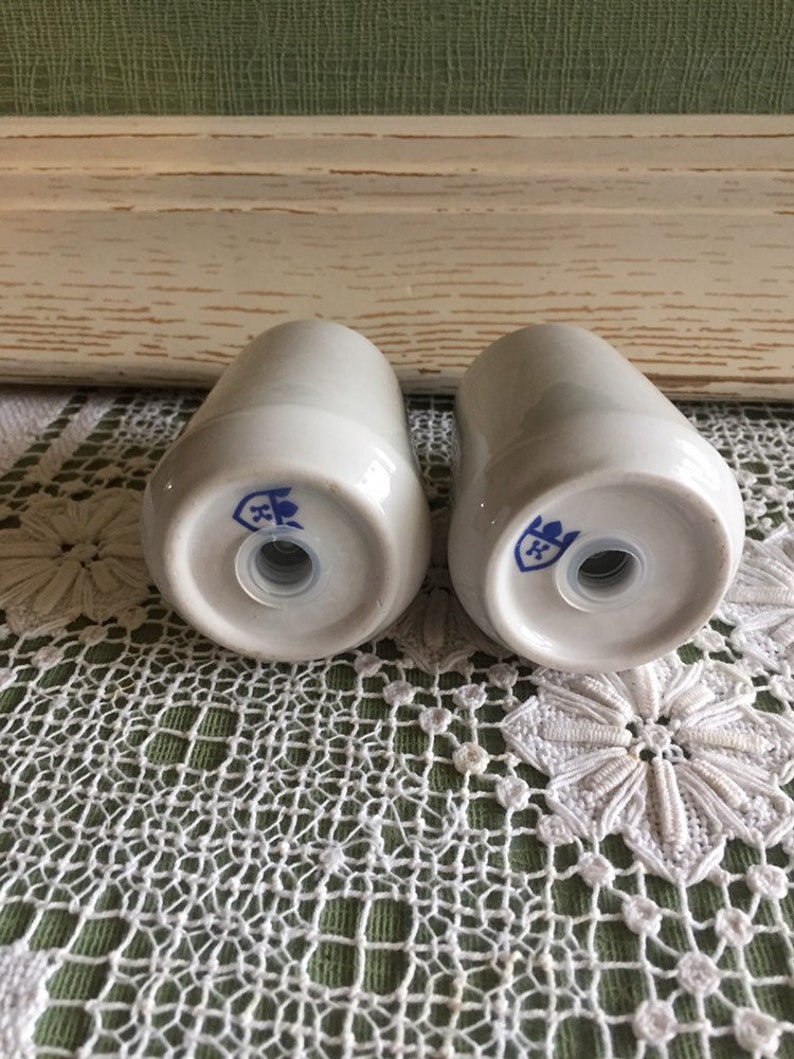 White Porcelain Salt and Pepper Shakers Makers Mark \u201cK\u201d Inside a Simple Decorated with Gold Trim Bright Green Queen Anne\u2019s Lace Flowers