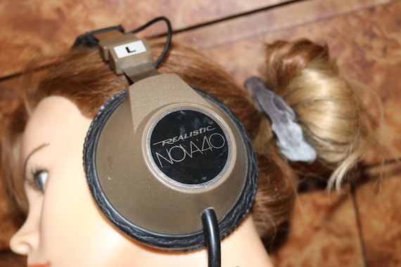Nova 40 (1981) Realistic DJ Headphones Tested on Boombox Radio and Works Vintage Industrial 1980s Design Style Ghettoblaster