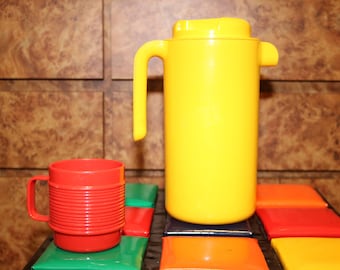 Design Motivation LTD. + Rubbermaid Design Yellow/Red Melamine Cup 2-Piece Lot SPACEAGE Vintage 1980s Space Age Memphis Vice Miami