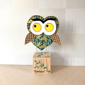 Scultura moderna in spago animato e carta fantasia, Civetta verde, gufo da collezione, regalo compleanno