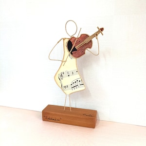 Scultura moderna decorativa in spago animato, carta musica antica, Ragazza con violino, regalo amica, regalo violinista, musica