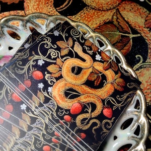 Adesivi in vinile "Giardino dorato con serpente di fragola"