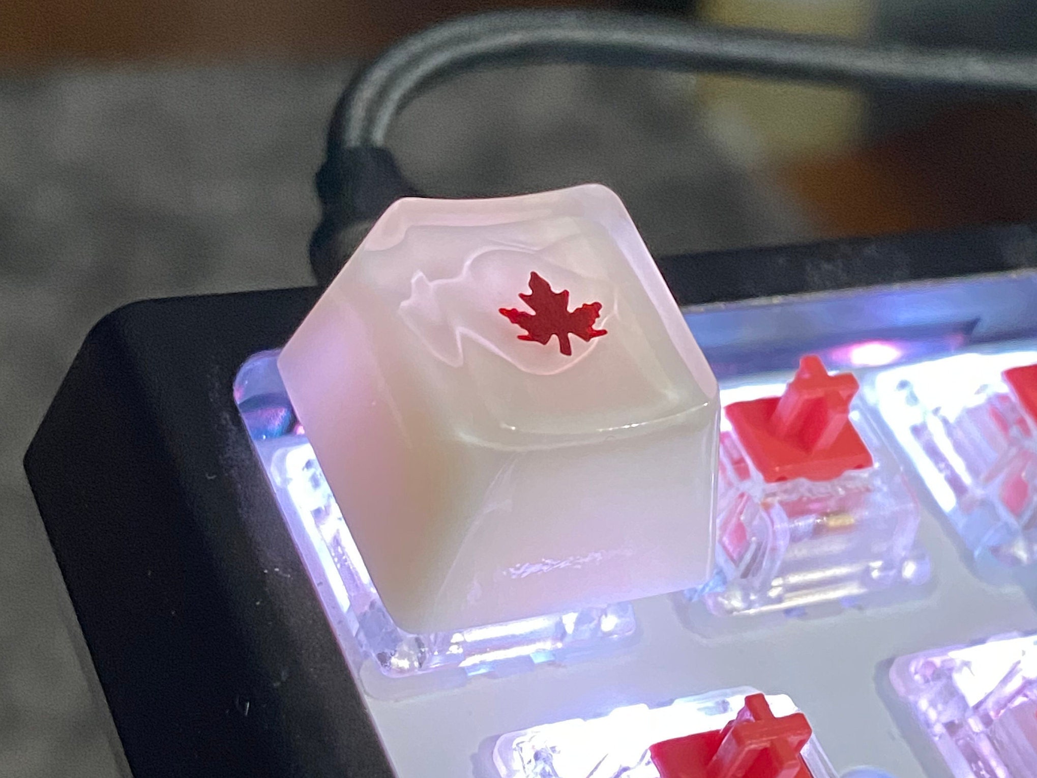 Artisan Keycaps White Key cap 'Red Maple Leaf' Canada Flag Gamer Gift