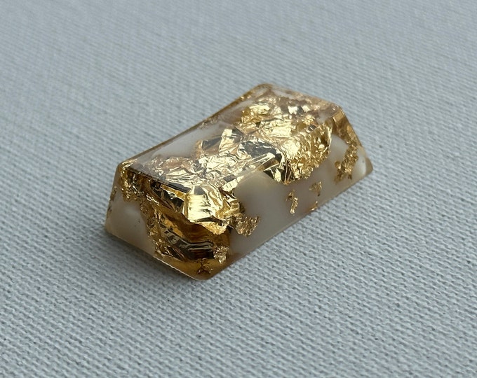 White & Gold Artisan Keycaps, Space Bar 6.25u, 1.25u, 2.27u (shift/enter), 1u, Gloss finish, Hand Made Keycap, Backlit OEM profile Cherry MX