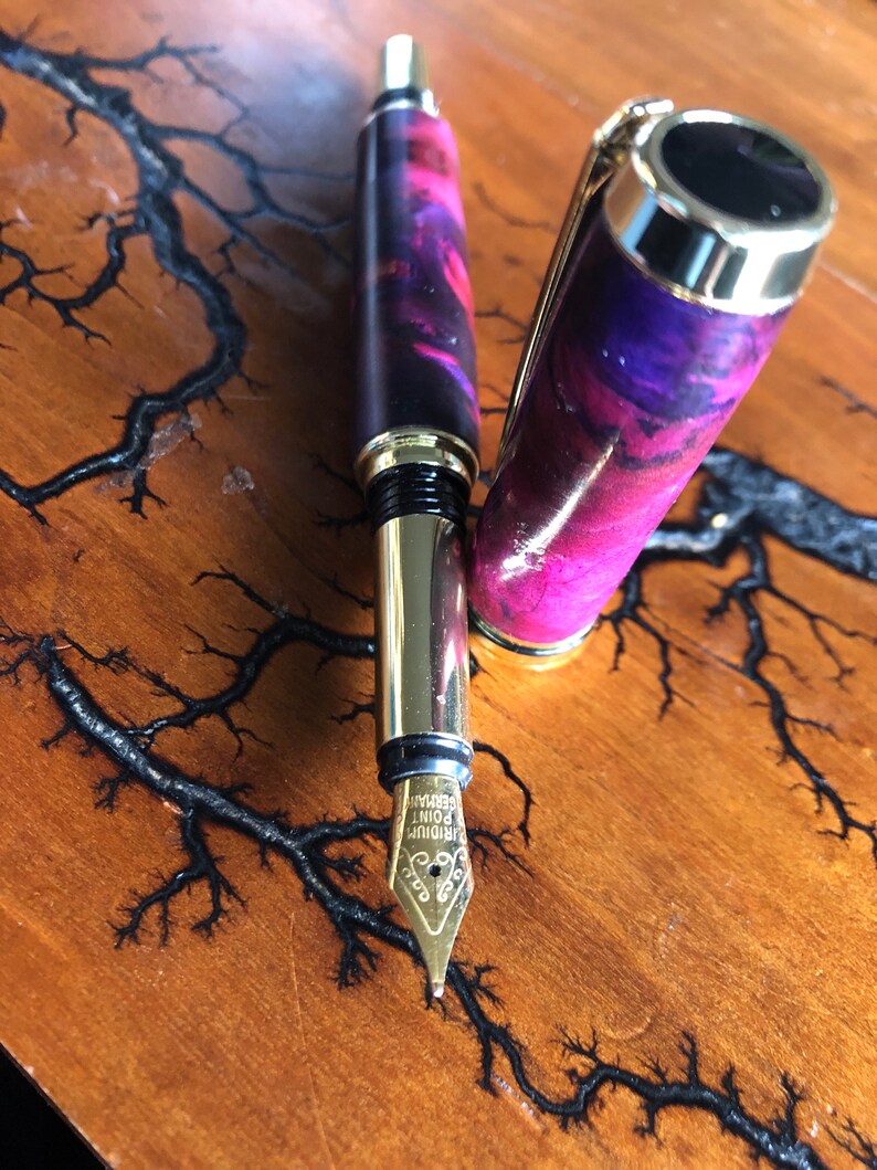 Classic Wood Gent Wood Turned Fountain Pen