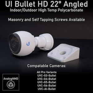 Puede incluir: Cámara de seguridad blanca UI Bullet HD 22° Angled con soporte de montaje. La cámara tiene una lente oscura y el texto "UI Bullet HD 22° Angled" es visible. Diseñada para uso en interiores y exteriores.
