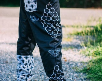 注目☆【Bee Inspired Clothing】バレラオーバーヘッドパーカー Bee Joggers - Etsy