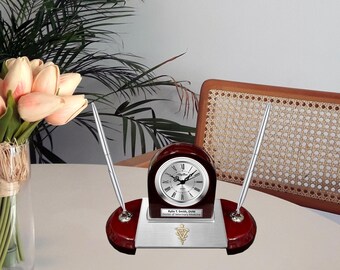 Reloj de escritorio personalizado para médico veterinario, placa con nombre para oficina, juego de bolígrafos, premio de servicio de DVM, regalo de graduado de la escuela veterinaria