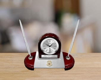 Personalice el premio de agradecimiento por el servicio de las fuerzas del orden, el regalo de promoción de jubilación de los agentes de policía, el reloj de escritorio grabado, el juego de bolígrafos, el policía