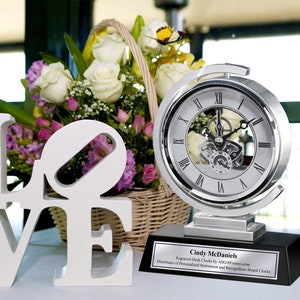 Gear DaVinci Metal Silver Desk Clock Rotates 360 Degree Silver Engraving Plate Unique Engineering Anniversary Retirement Appreciation Award