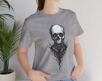Busto de calavera de ojos azules brillantes con zarcillos / Camiseta con gráfico gótico alternativo
