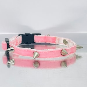 Spiked Velvet Pink Breakaway Cat Collar with Bell – Rock Kitty Style for Fierce Felines!