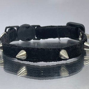 Spiked Cat Collar – Velvet Breakaway Safety Collar with Bell – Rock Kitty Spike Cat Collar