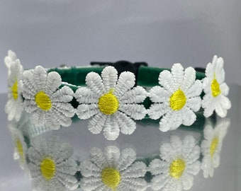 Green Velvet with Daisies Safety Cat Collar with bell