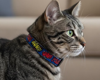 Collare e campanello per gatti con grafica a fumetti