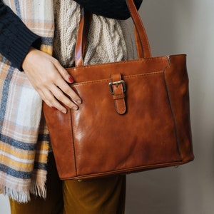 bolso de piel, bolso de piel hecho a mano, bolso de mano, bolso de piel para mujer, bolso de piel elegante, bolso hecho en Italia