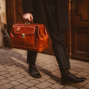 Leather Doctor Bag, Men's Large Medical Bag,Leather Medical Bag for Men, Large Doctors Bag, Personalized Top Handle Bag, Gift for Him image 7