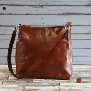 leather bag, handmade leather bag, handbag, woman leather bag, elegant leather bag, made in Italy handbag image 5