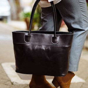 leather bag, handmade leather bag, handbag, woman leather bag, elegant leather bag, made in Italy handbag image 4