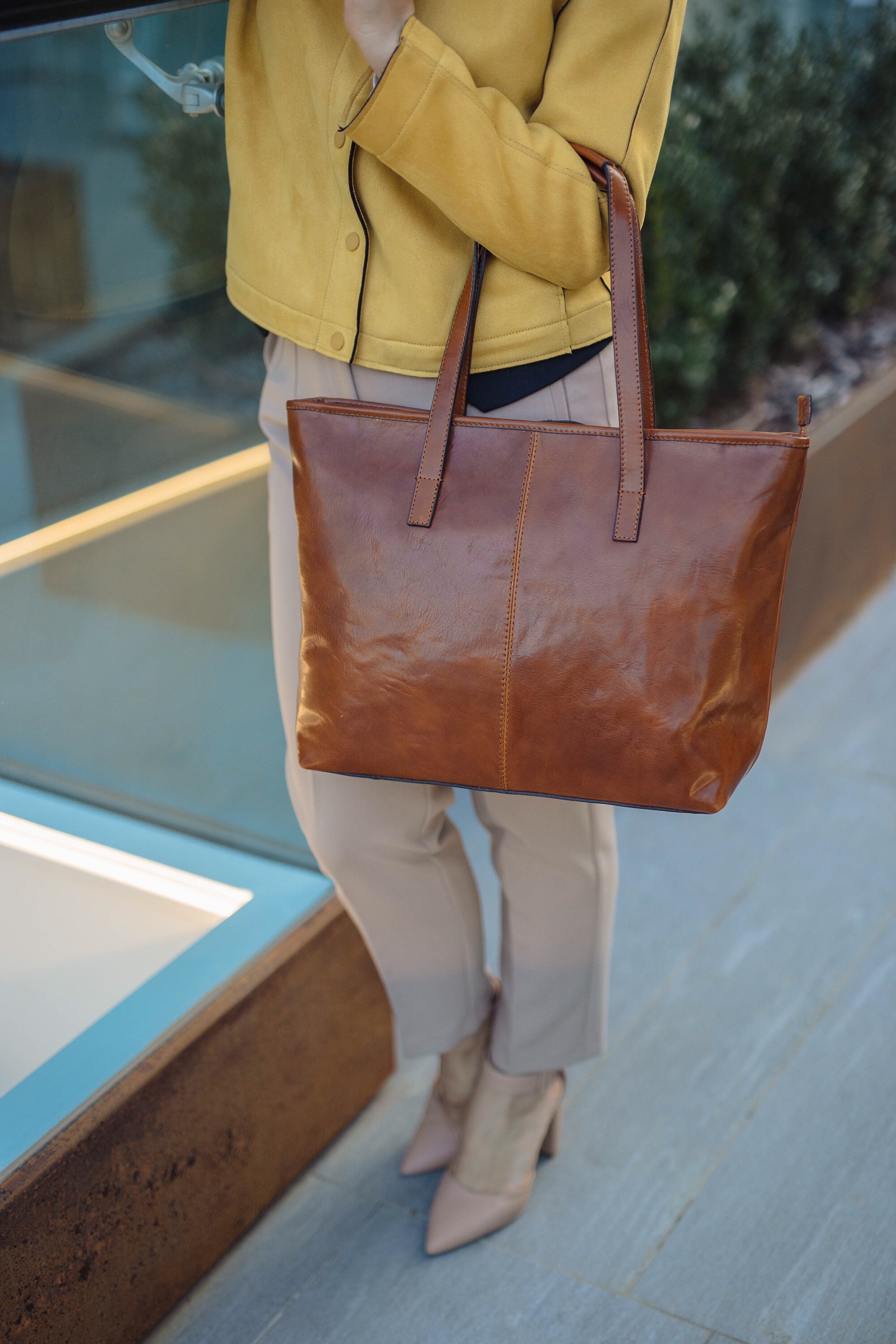 Able annie tote hotsell