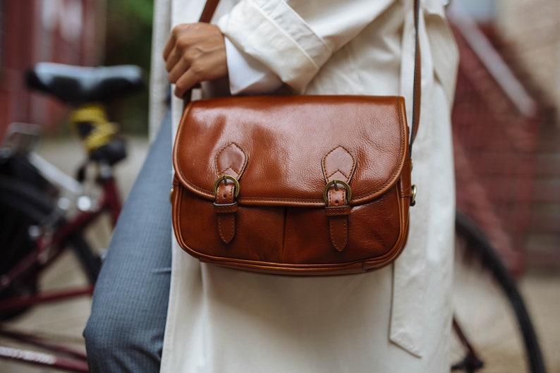 leather bag, handmade leather bag, handbag, woman leather bag, elegant leather bag, made in Italy handbag,messenger bag,cross body bag image 2