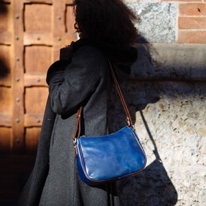 Blue leather bag, handmade leather bag, handbag, woman leather bag, elegant leather bag, made in Italy handbag,messenger bag,cross body bag image 3