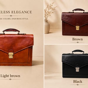 Pu&ograve; includere: Tre cartelle in pelle nei colori marrone chiaro, marrone e nero, ciascuna dotata di manico superiore, patta con chiusura metallica e cuciture verticali. Il testo recita: TIMELESS ELEGANCE, CLASSIC COLORS, ENDURING STYLE.