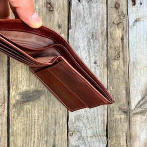 Brown Bifold Wallet, cartera de cuero para hombres, cartera de cuero, cartera personalizada, monedero monogramado, monedero de regalo impresionante, monedero hecho a mano