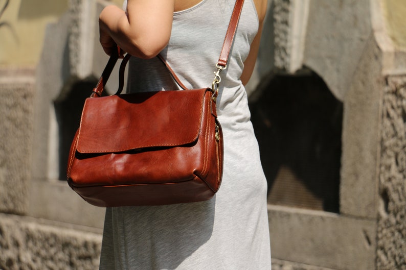 leather bag, handmade leather bag, handbag, woman leather bag, elegant leather bag, made in Italy handbag image 3