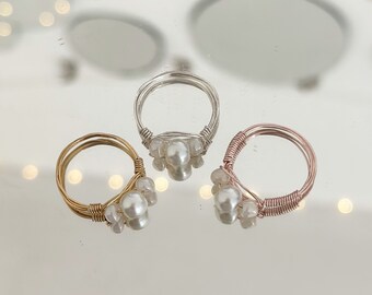 BOGO GRATIS / Anillo de alambre con cuentas de perla / 30% donado